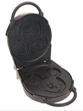 Load image into Gallery viewer, VillaWare V5555-01 6-Inch Mickey Wafflemaker